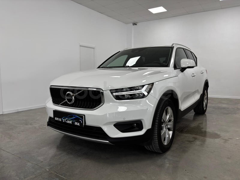 VOLVO XC40 2.0 D3 AWD Momentum Auto - imagen 1